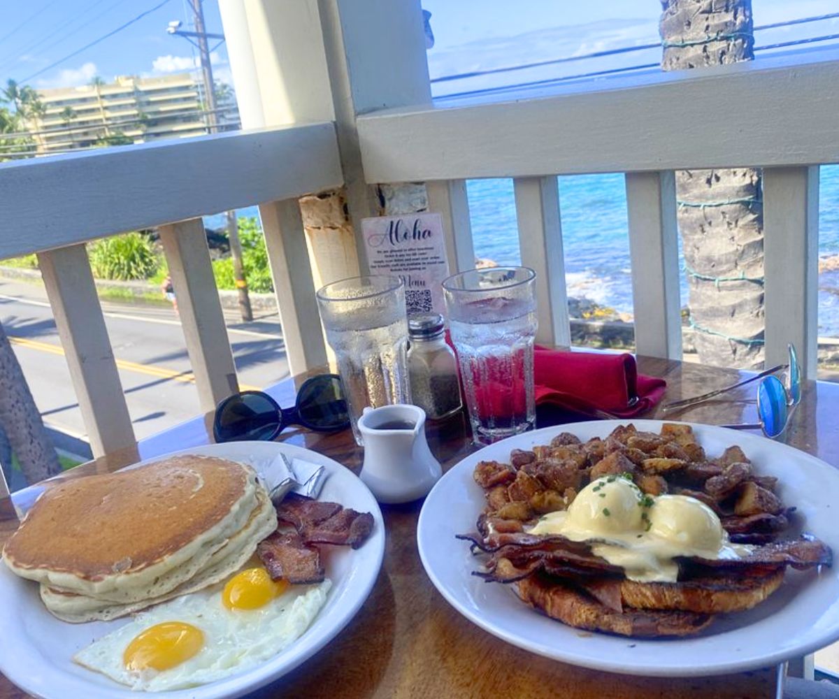breakfast at Island Lava Java in Kailua-Lona, Hawaii