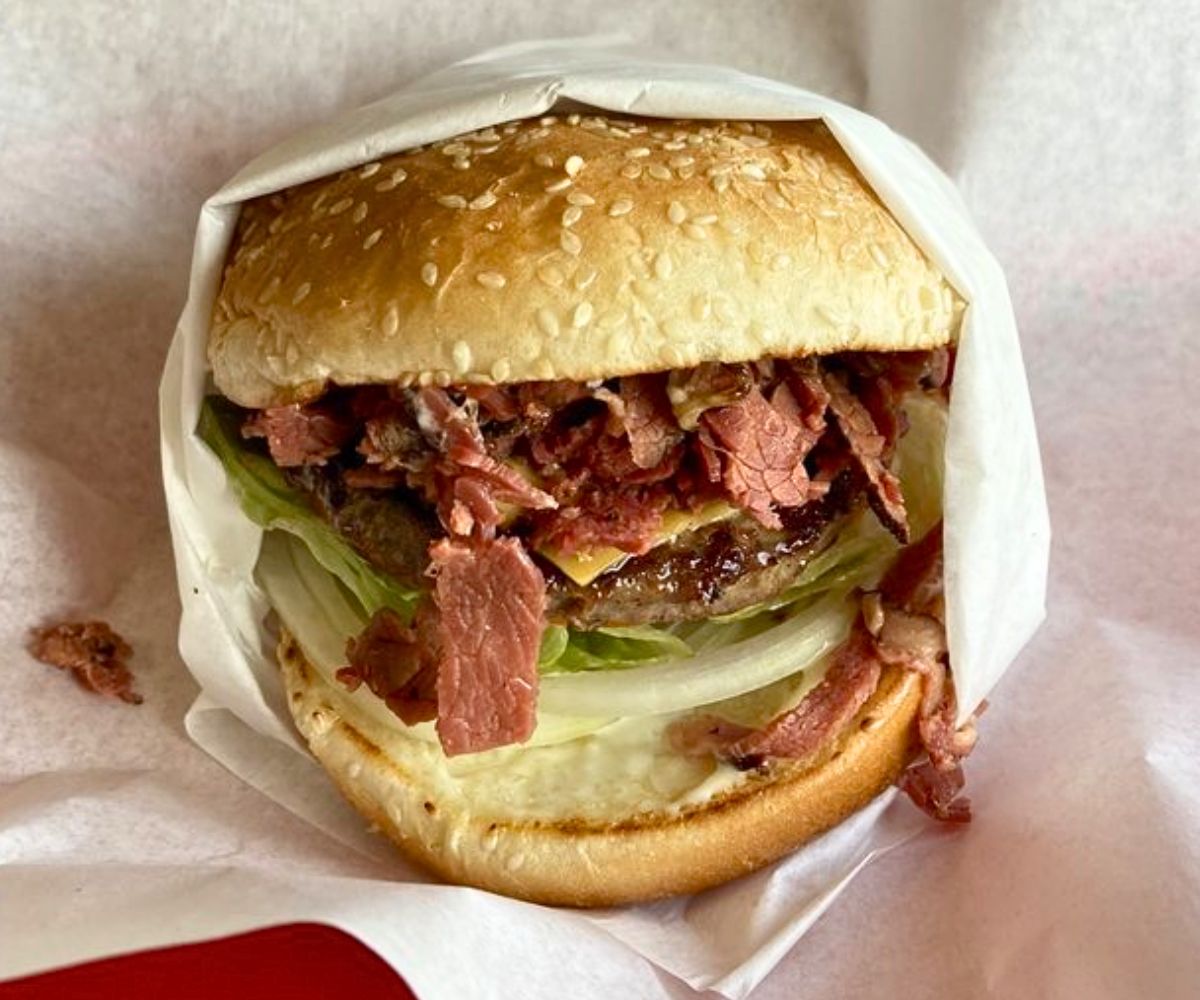 Pastrami Burger at Tommy's Burger California Style in Memphis, Tennessee