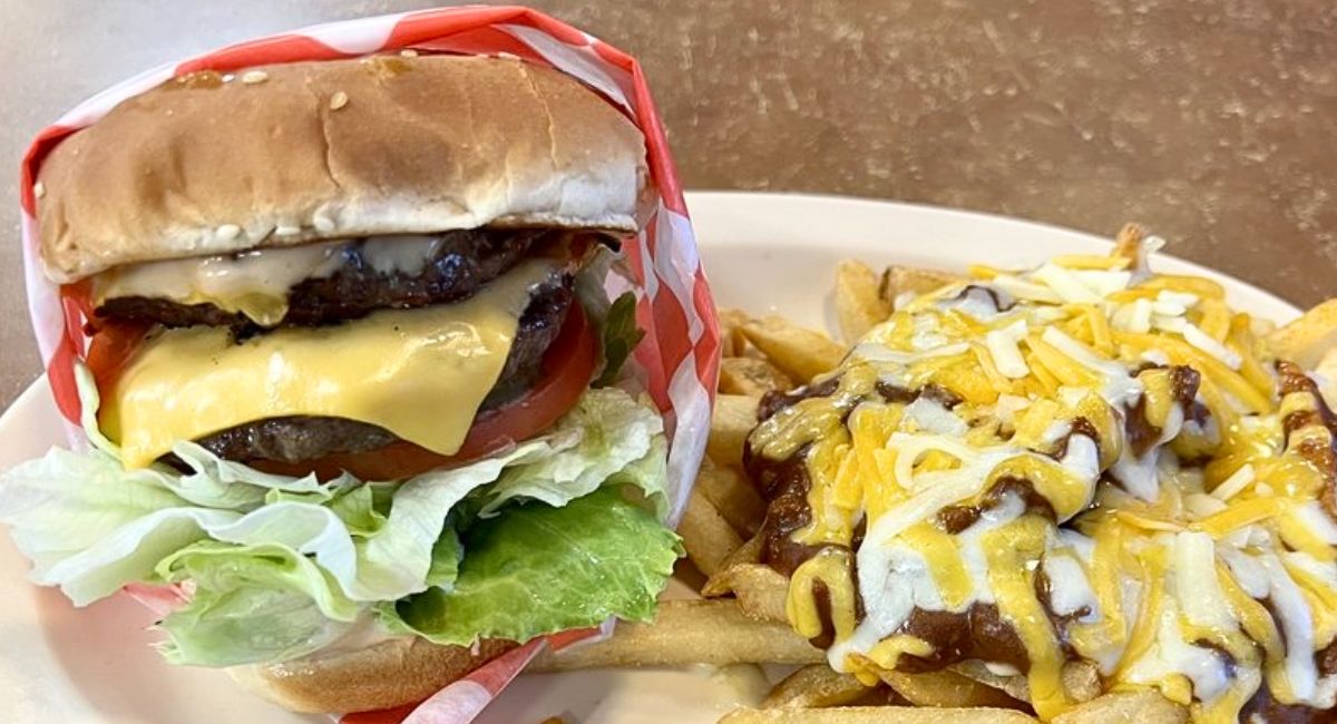 Double Burger at Tommy's Burger California Style in Memphis, Tennessee