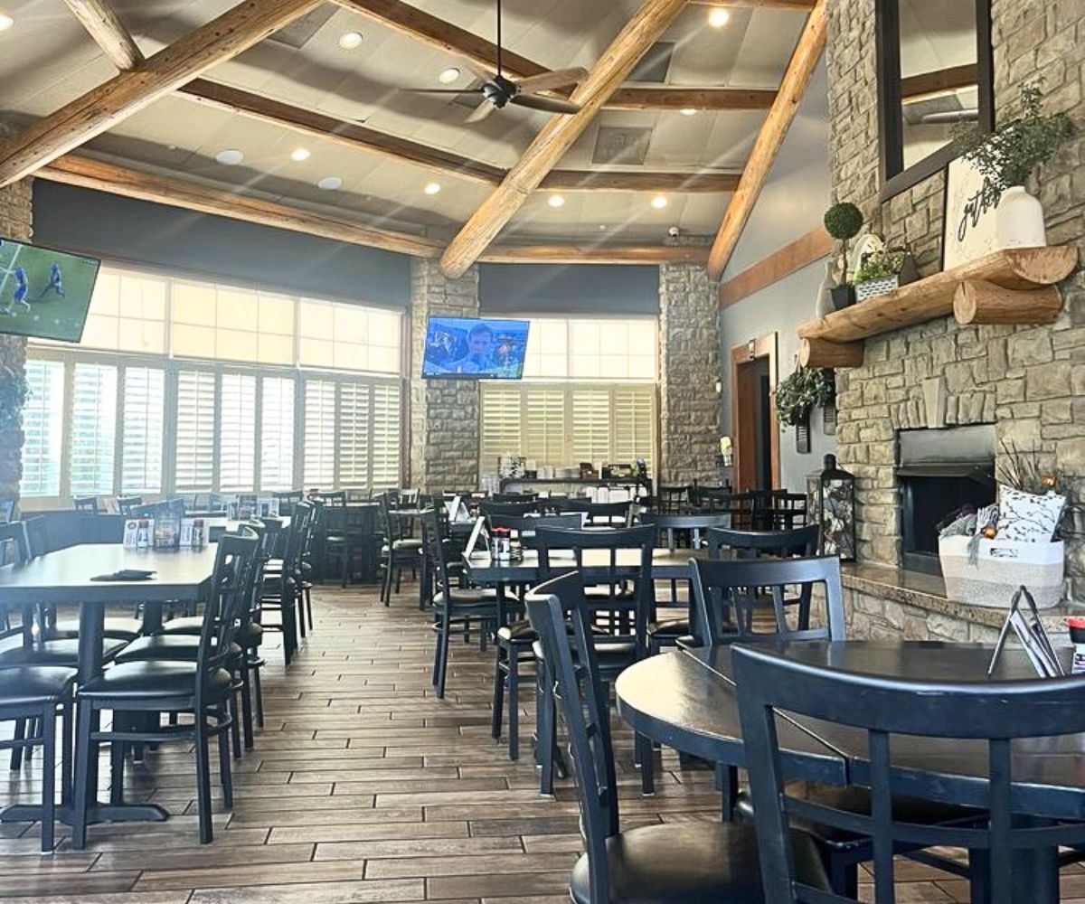 interior of Firefly Grill STL in Chesterfield, Missouri