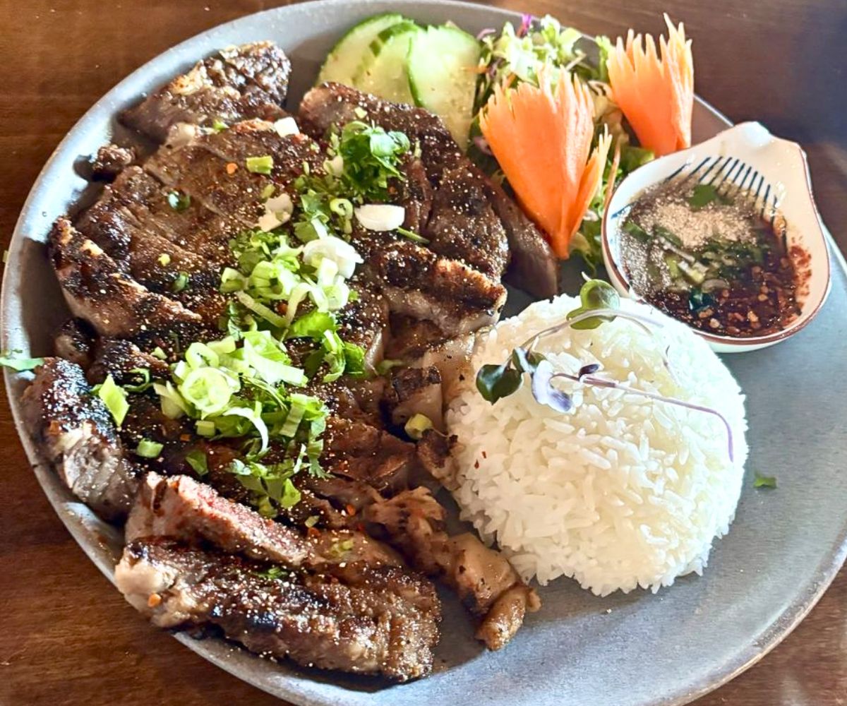 Suea Rong Hai at House 1830 in Rogers, Arkansas