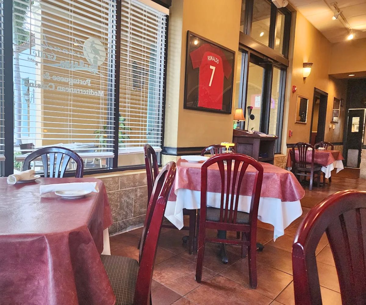 interior of Fernando's Dockside Grille in Port St. Lucie, Florida