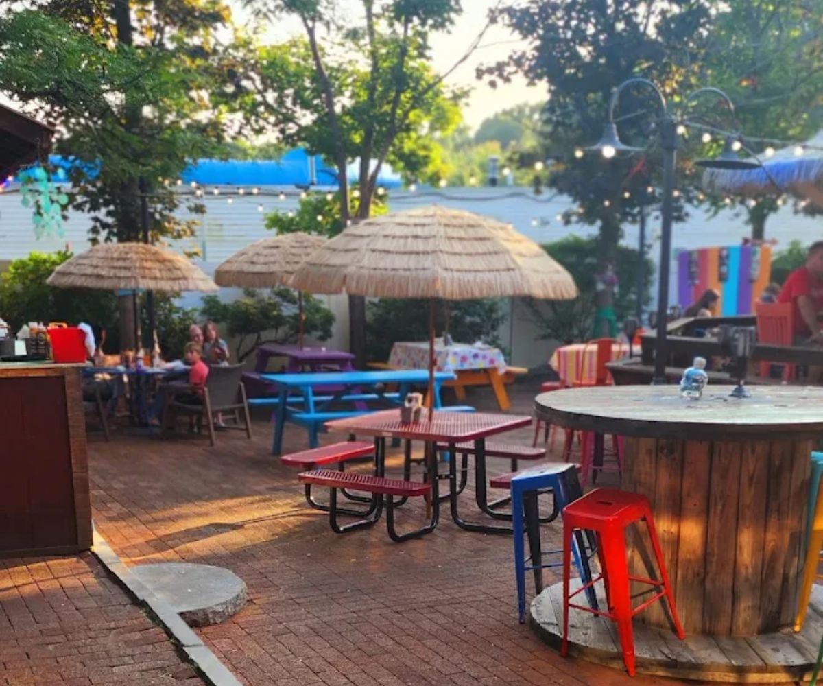 Outdoor Dining Space of KC's Rib Shack in Manchester, New Hampshire