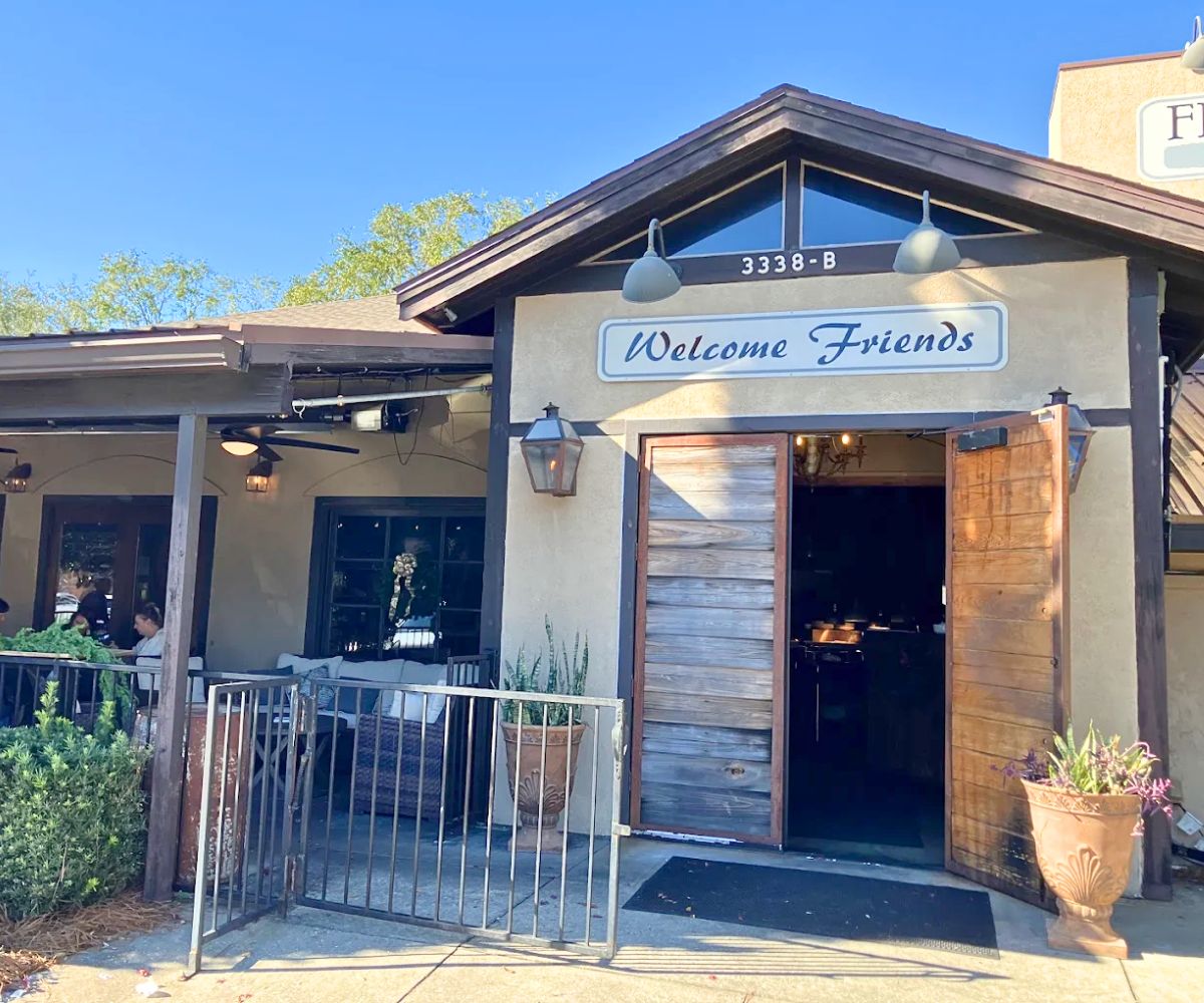 Exterior of Friends Grille and Bar in Valdosta, GA