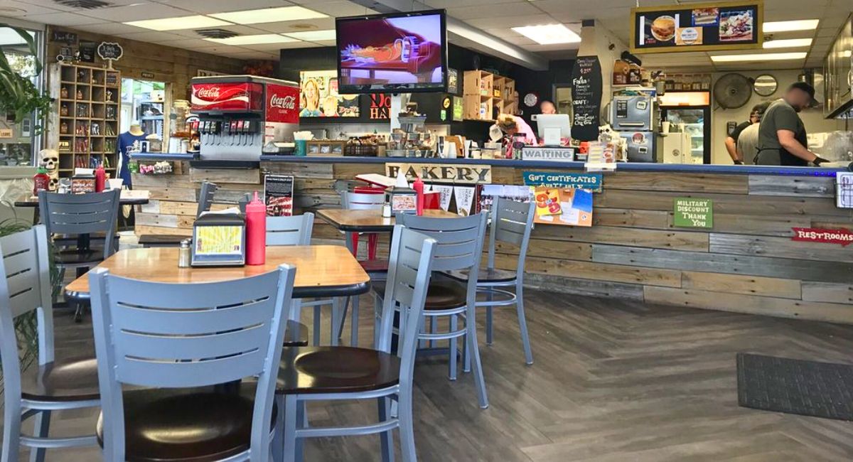 interior of Do-B's in Emporia, KS