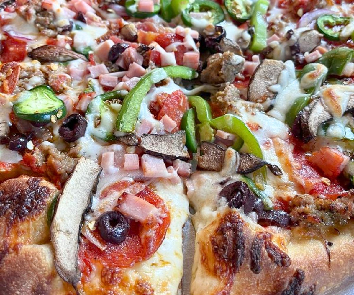 Supreme Pizza at Fetta Specialty Pizza & Spirits in Owensboro, Kentucky