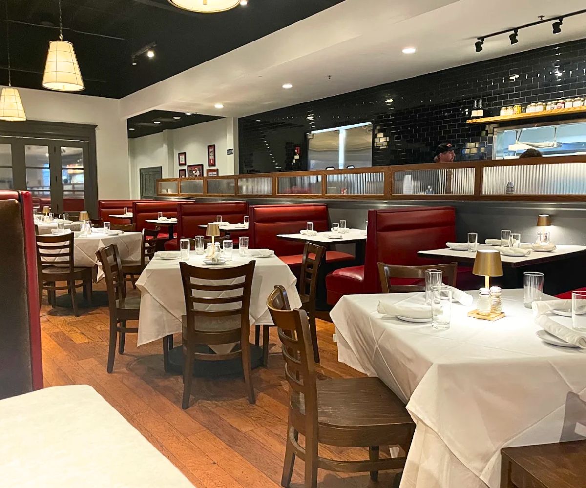 interior of Table 100 in Flowood, MS