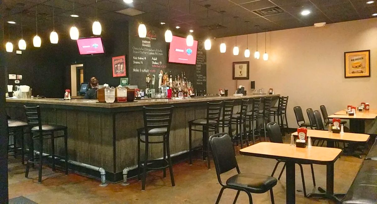 interior of Desi Vega's Prime Burgers and Shakes in Harahan, LA