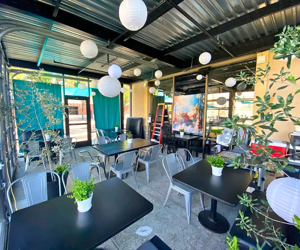 interior of Sweet Betty's in Gresham, Oregon