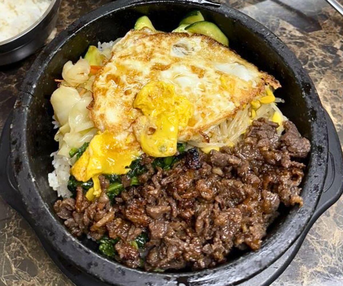 Hot Stone Bibimbap at Hawaiian BBQ & Korean Restaurant in Midwest City, Oklahoma