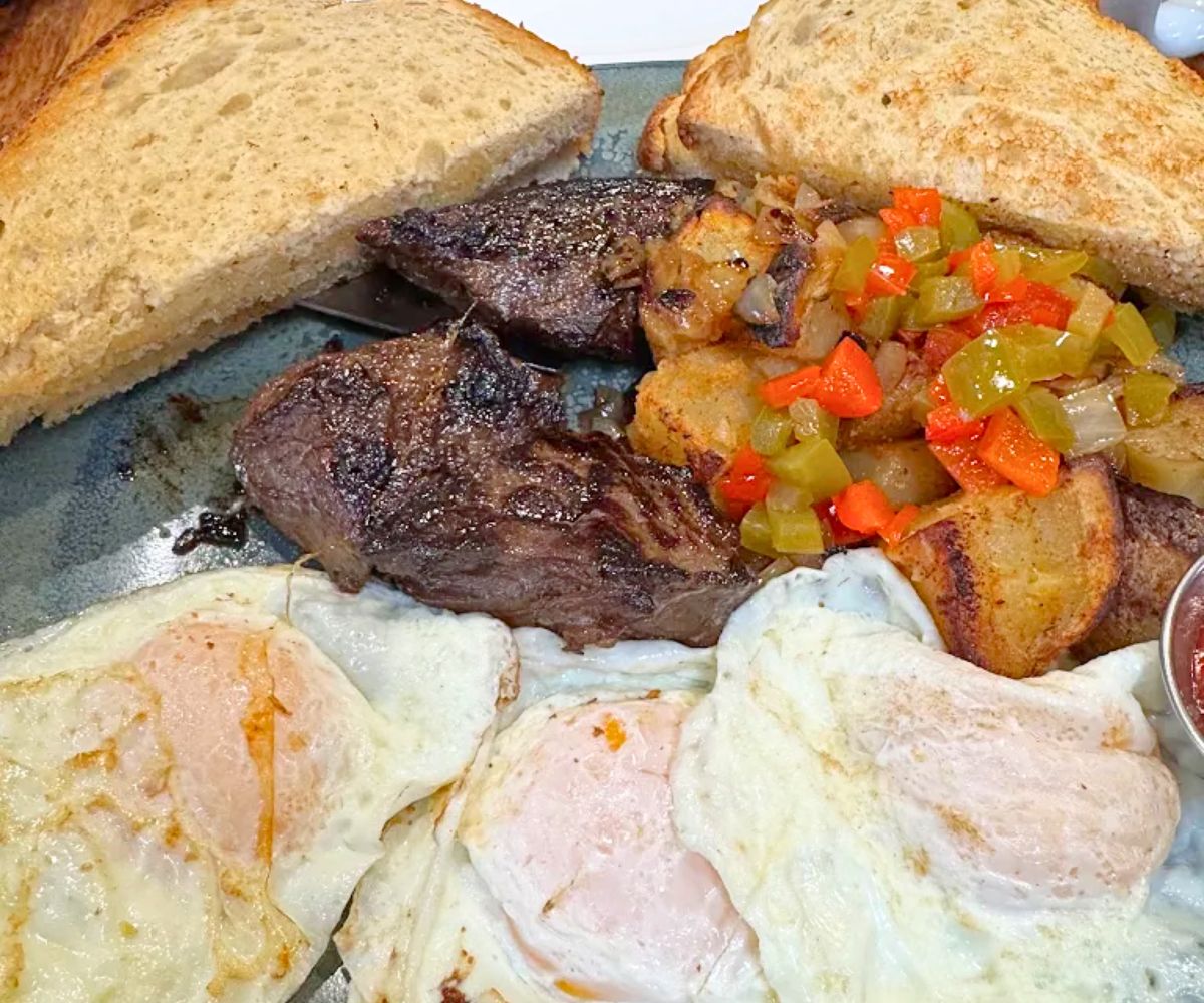 Steak Tips & Eggs at The Good Place in Hudson, NH