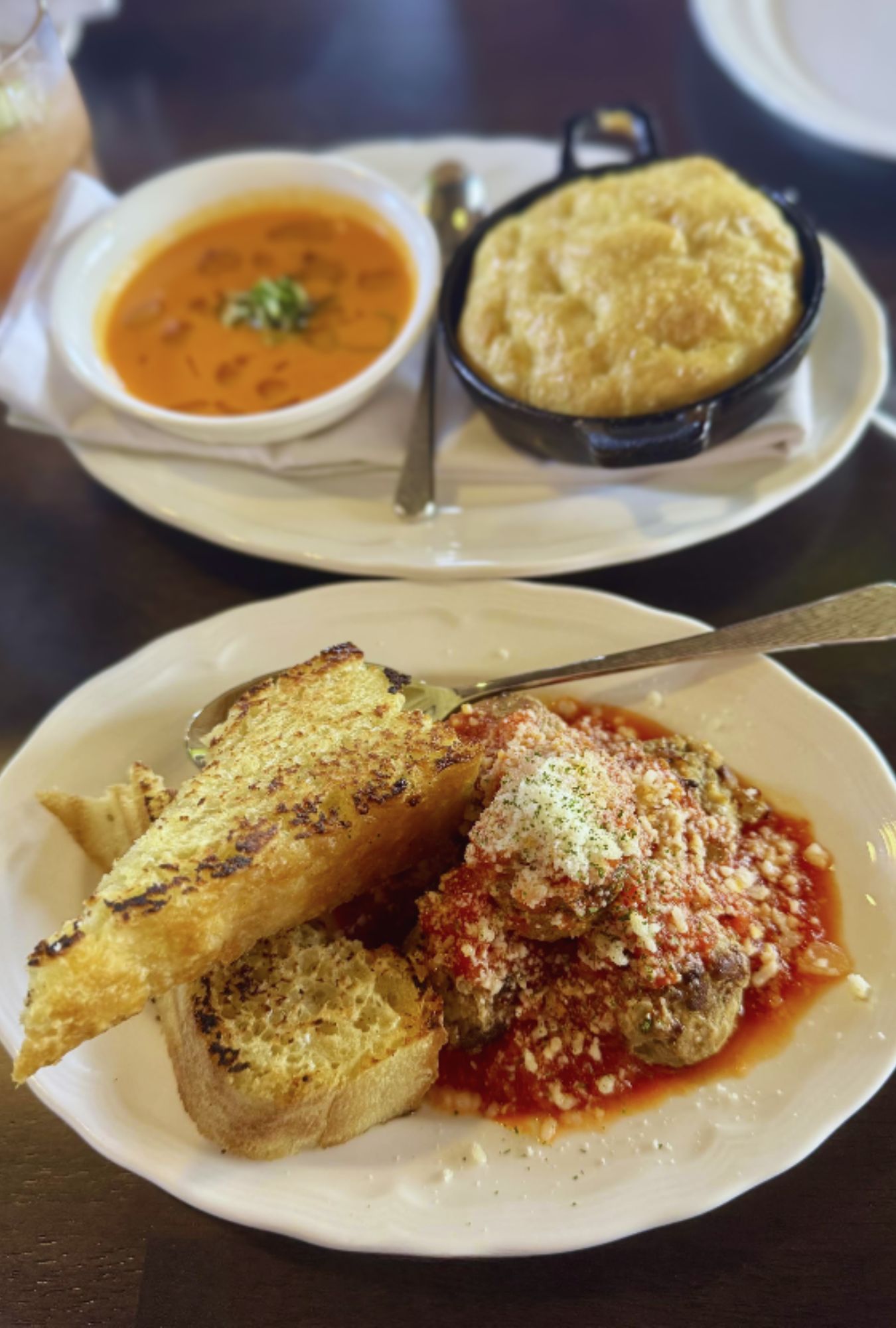 pasta and garlic bread at Ospi in Dallas Texas