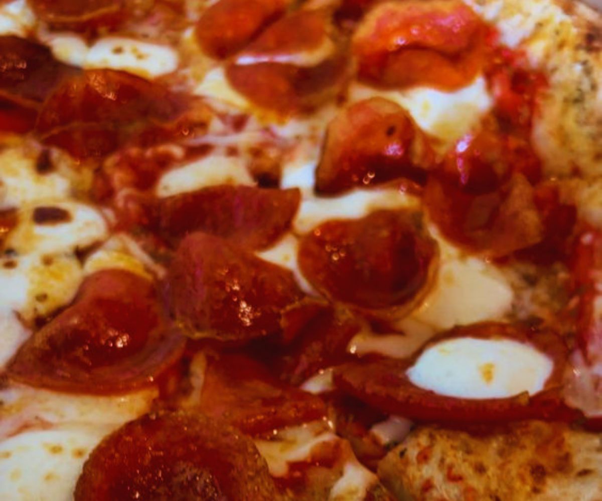 Pie95 Pizza - Pepperoni Close-up