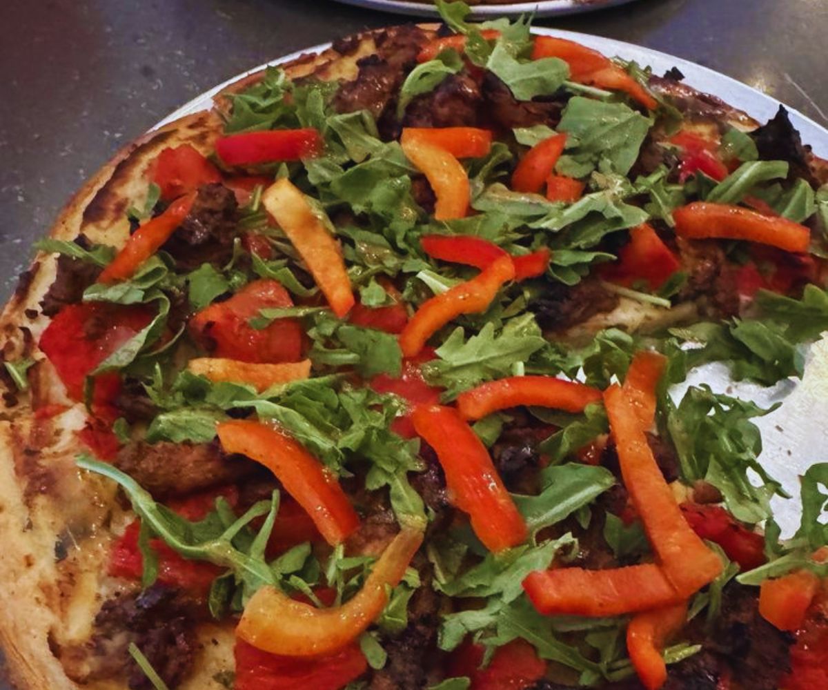 Secret Pizza Society - Pizza with Veggies