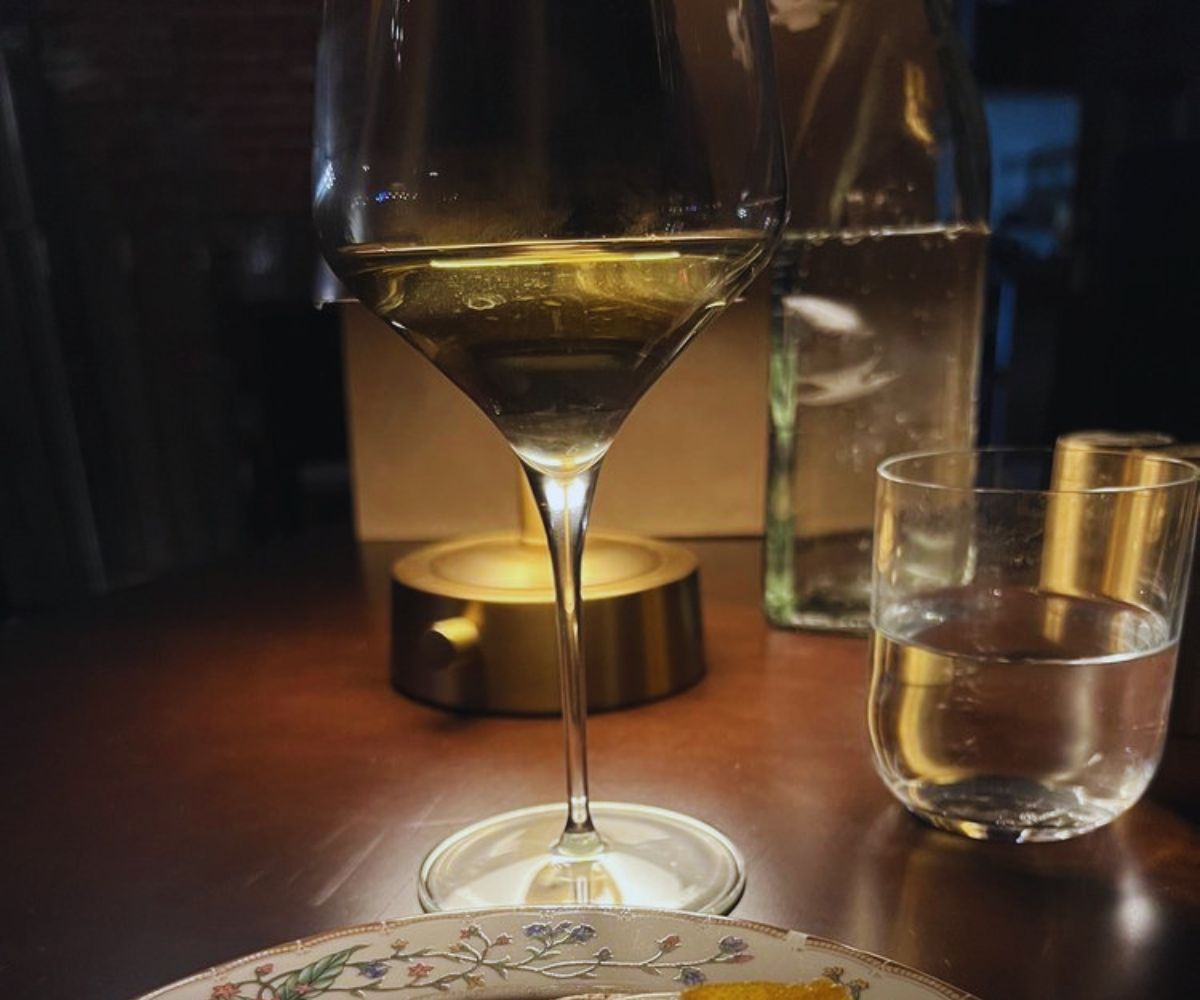 Historic Star Lounge - Lemon Tart & White Wine