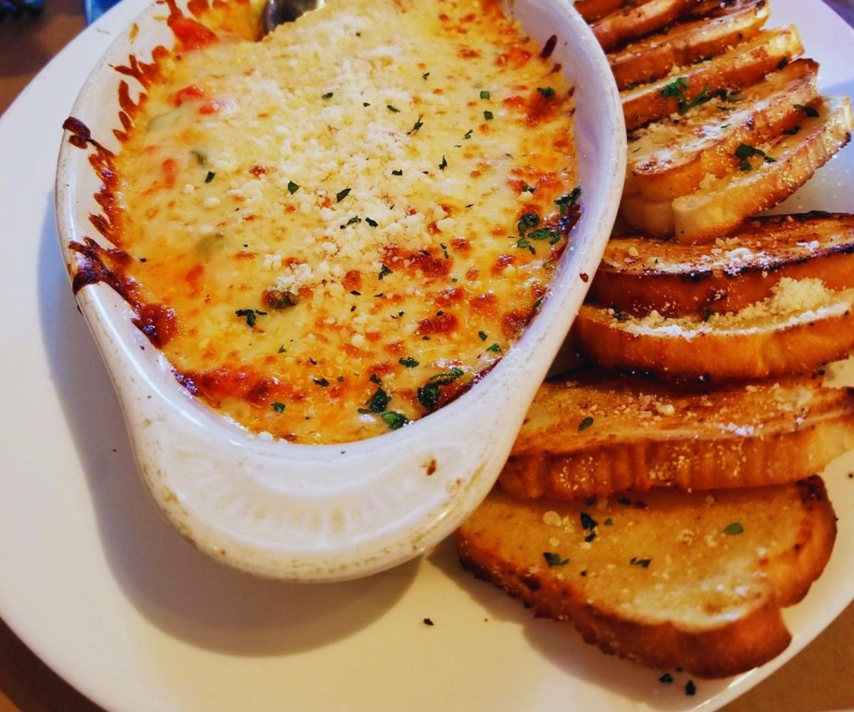 Fixture Pizza Pub - Artichoke Dip with Bread Slices