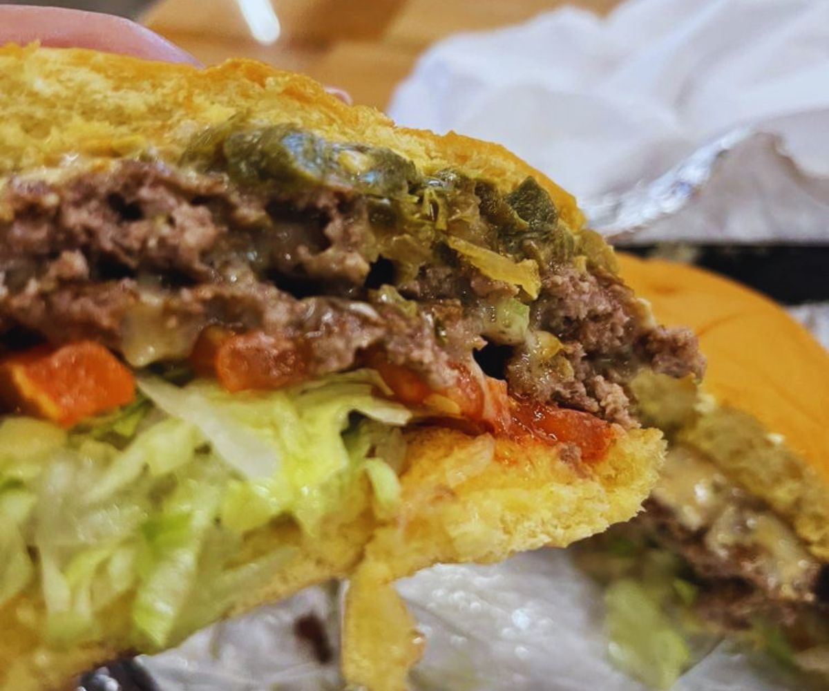 Buddy's Burger - Burger Cross Section
