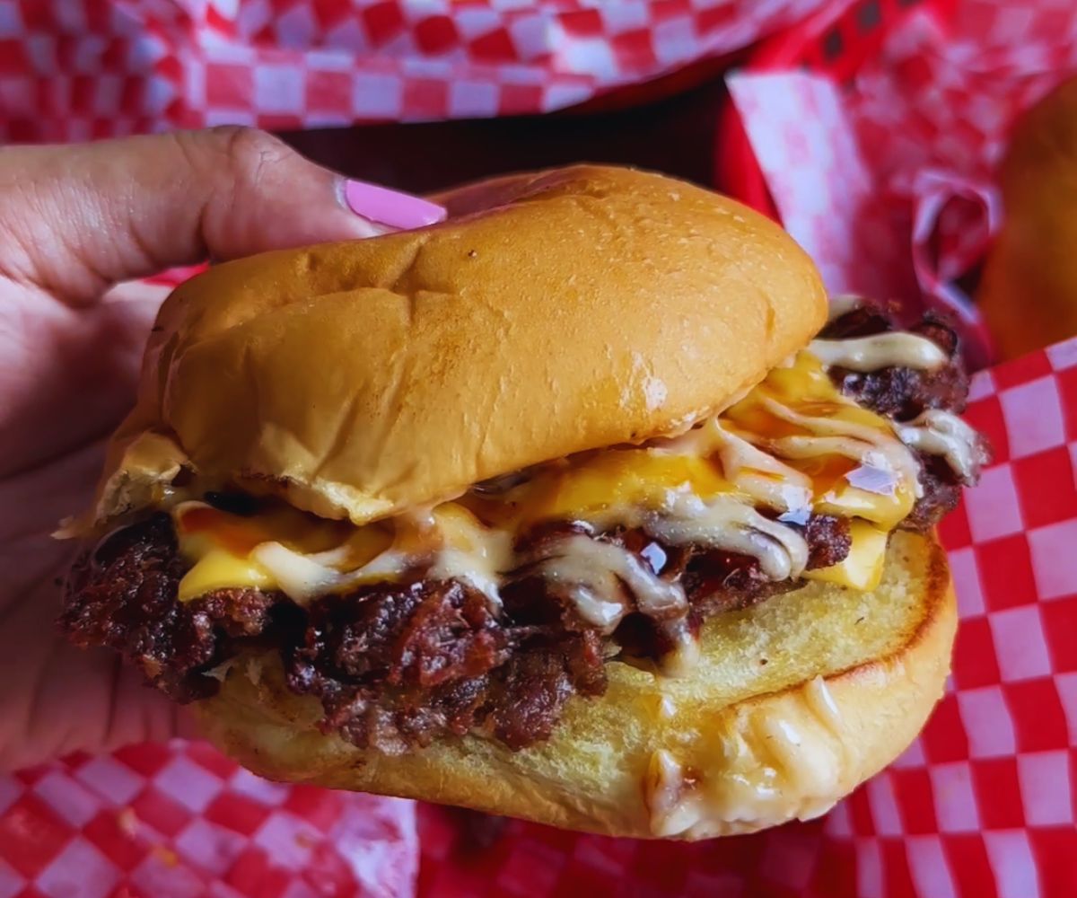 Wanna Smash Bar And Grill - The Happy Ending