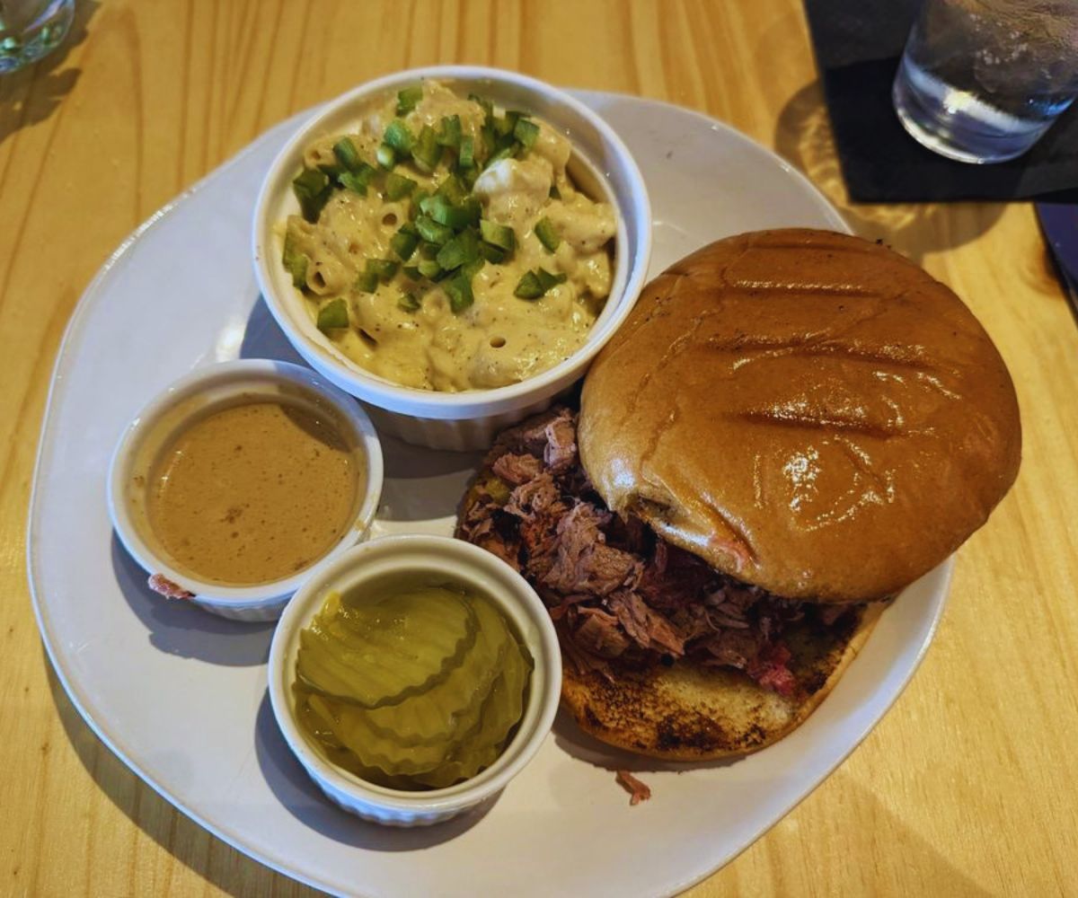 Fort Redemption - Chopped Brisket Sandwich with Pickles & Mac N' Cheese