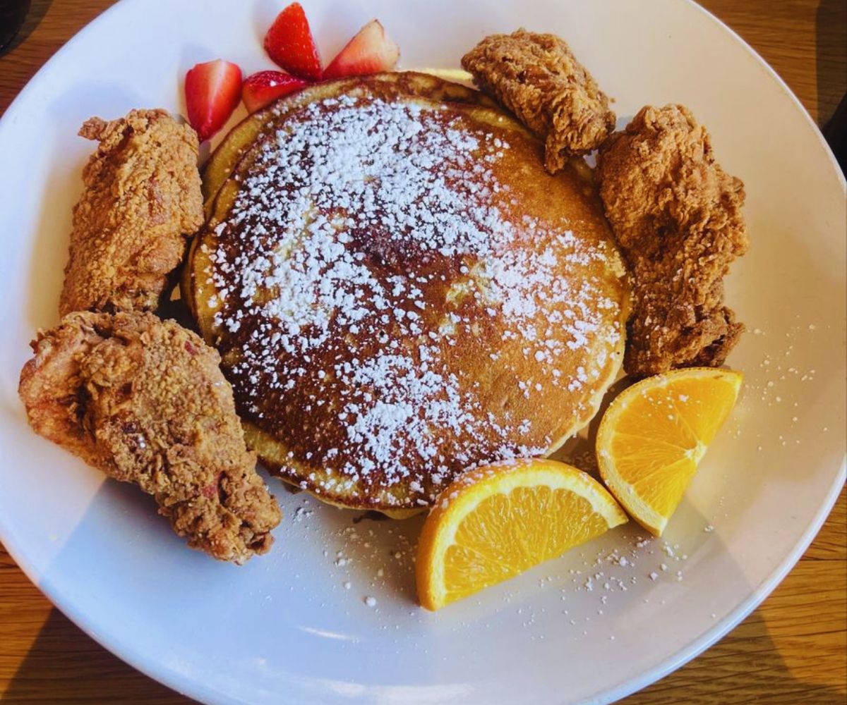 Scrambl'd - Chicken with Pancakes with Citrus Slices
