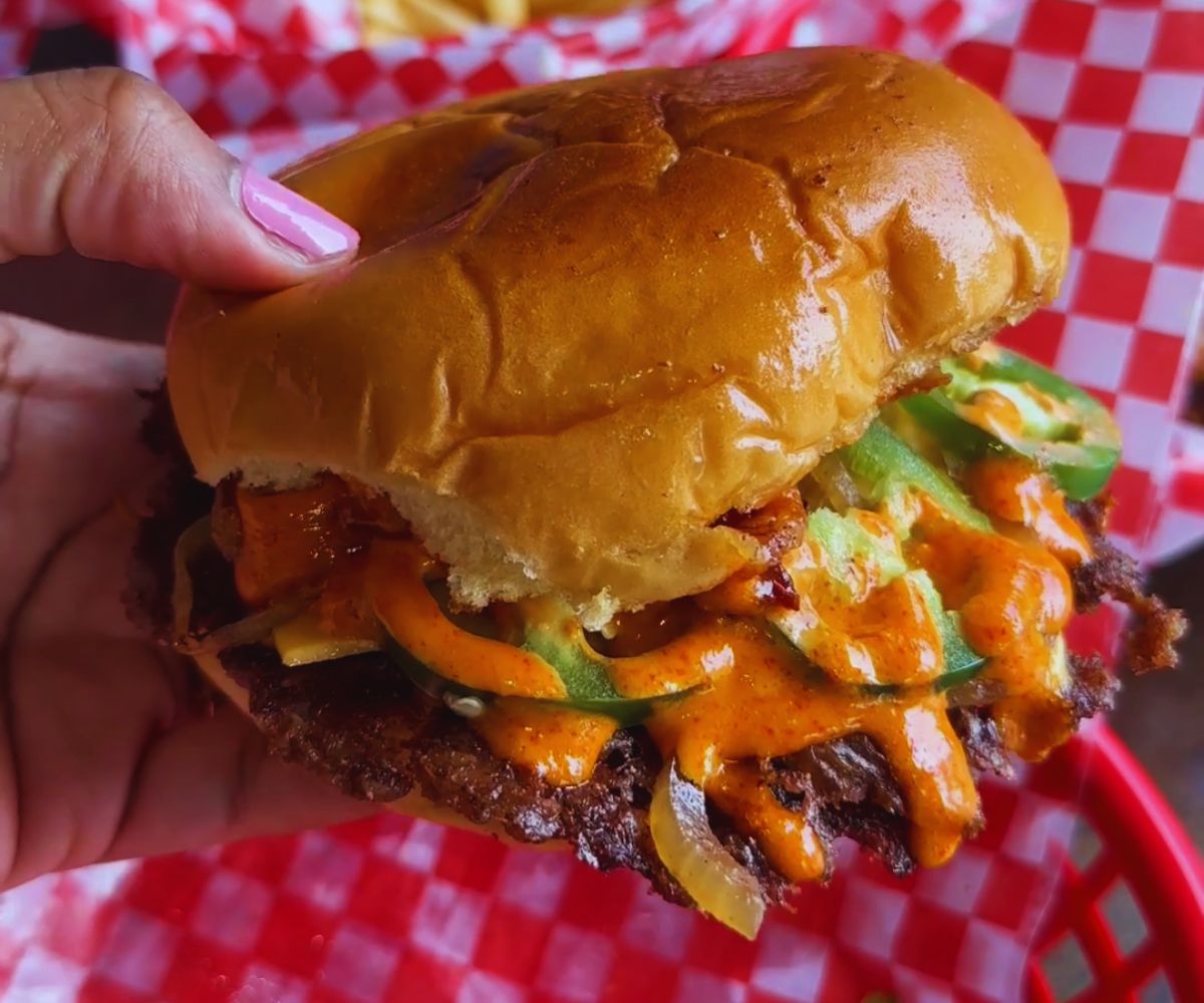 Wanna Smash Bar And Grill - Hot & Heavy