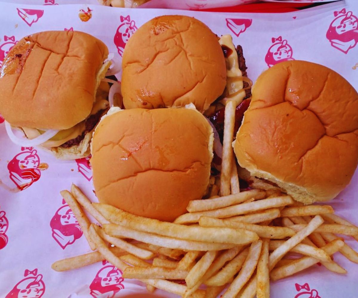 Wanna Smash Bar And Grill - Burgers & Fries