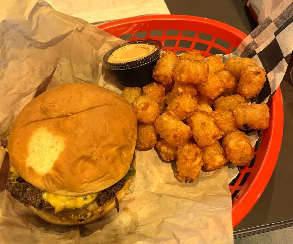 Cosmo Burger XR - Single with Tots