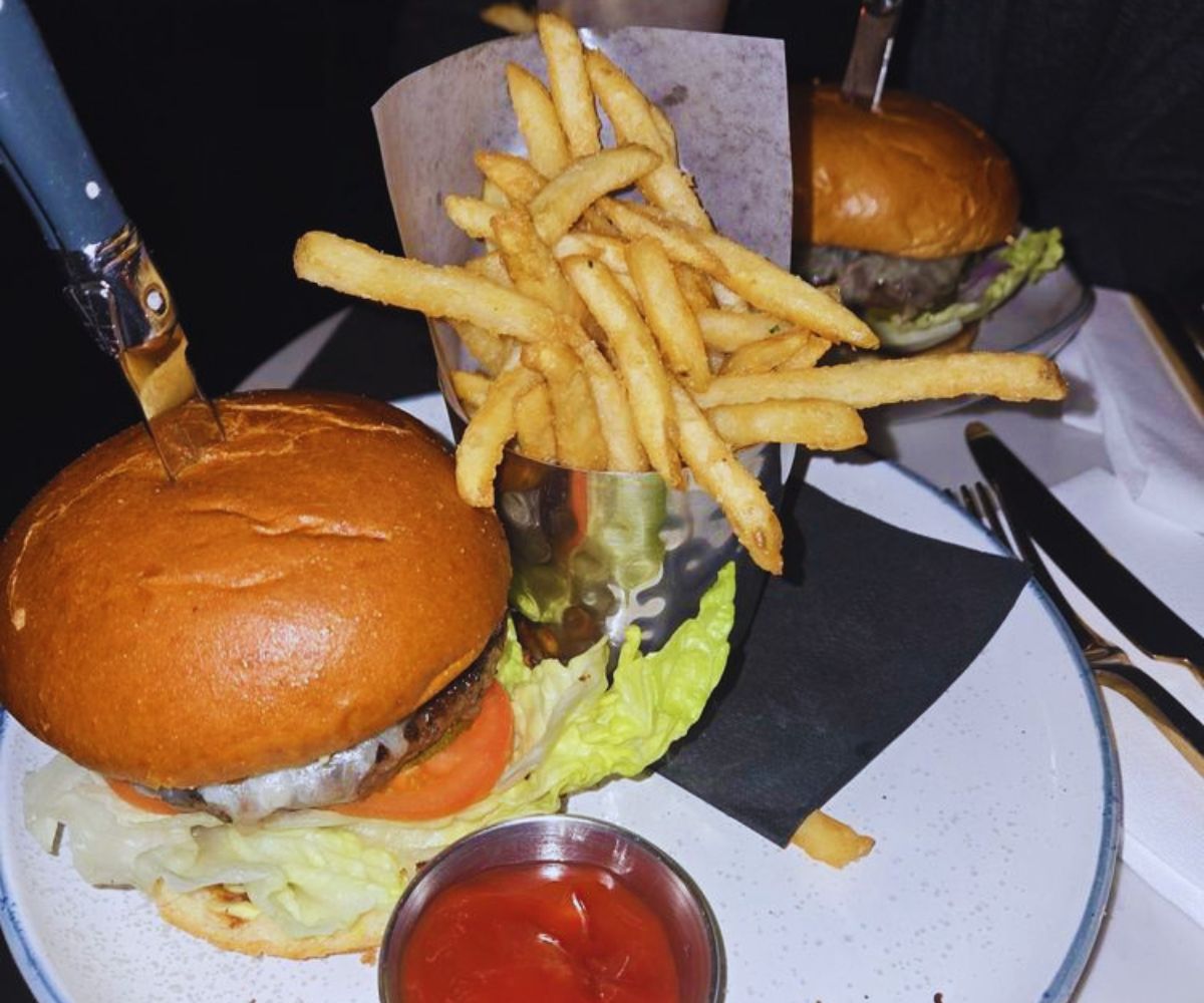 Historic Star Lounge - Burger & Fries