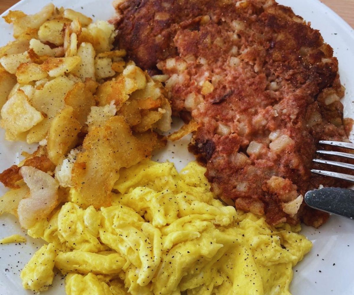 Country Kitchen - Corned Beef Hash, Homestyle Potatoes & Eggs