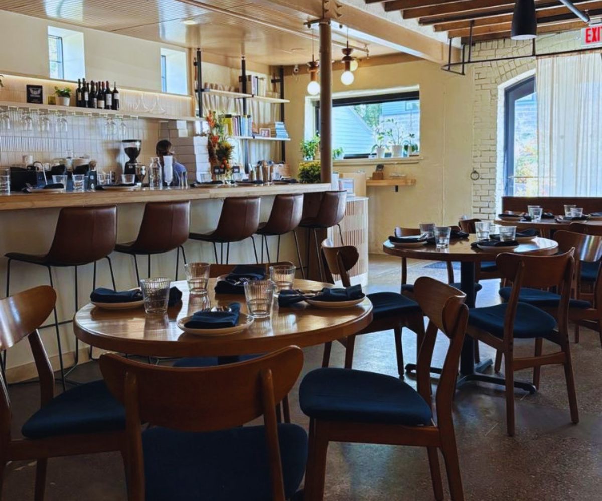 Diane’s Place - Dining Area