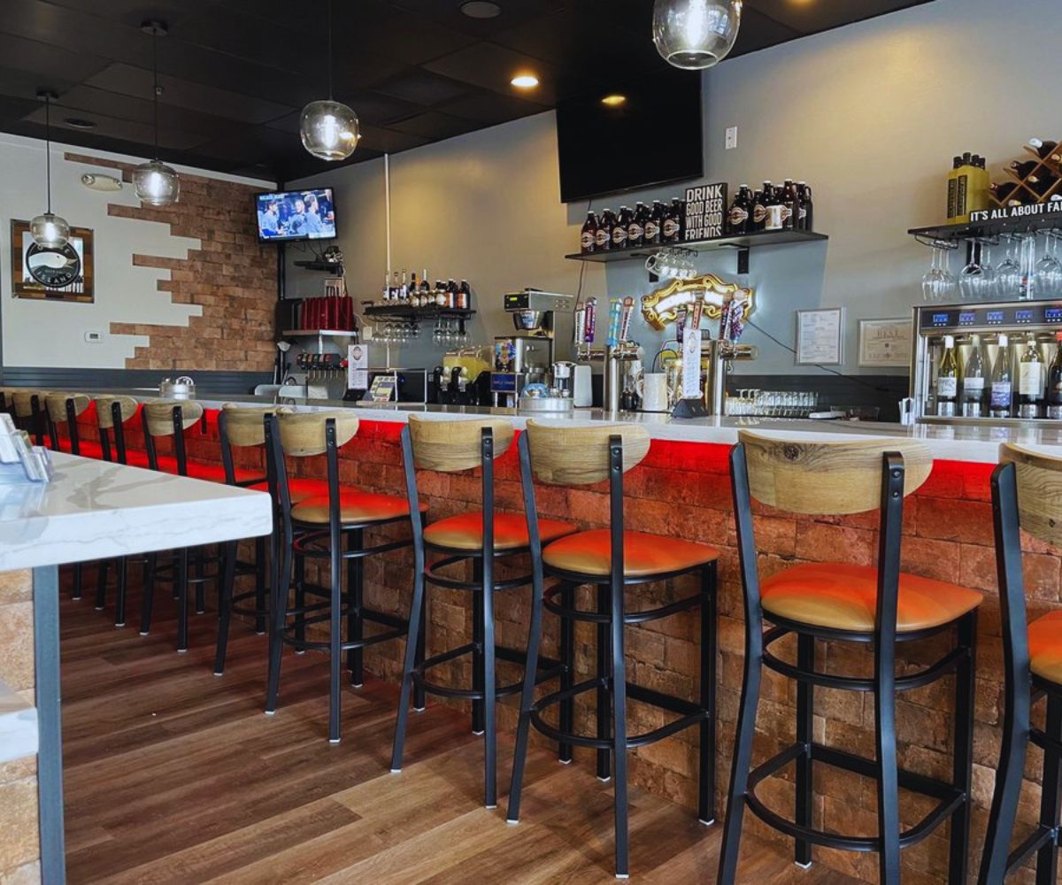 Crave Pizza - Bar Area