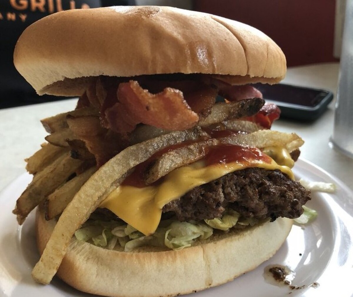 Food at Bob's Hamburg located in Akron, OH