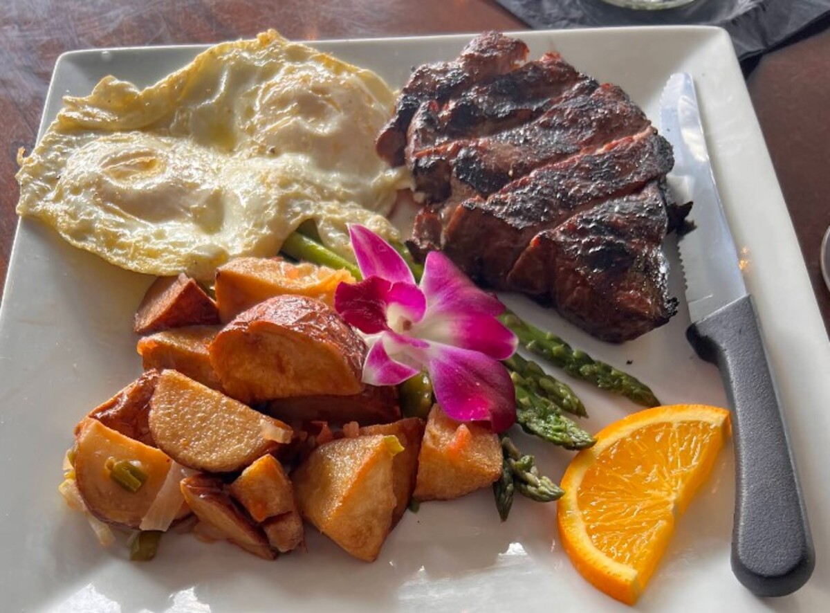 Food in Cork Soakers Deck & Wine Bar, Cape Coral, FL