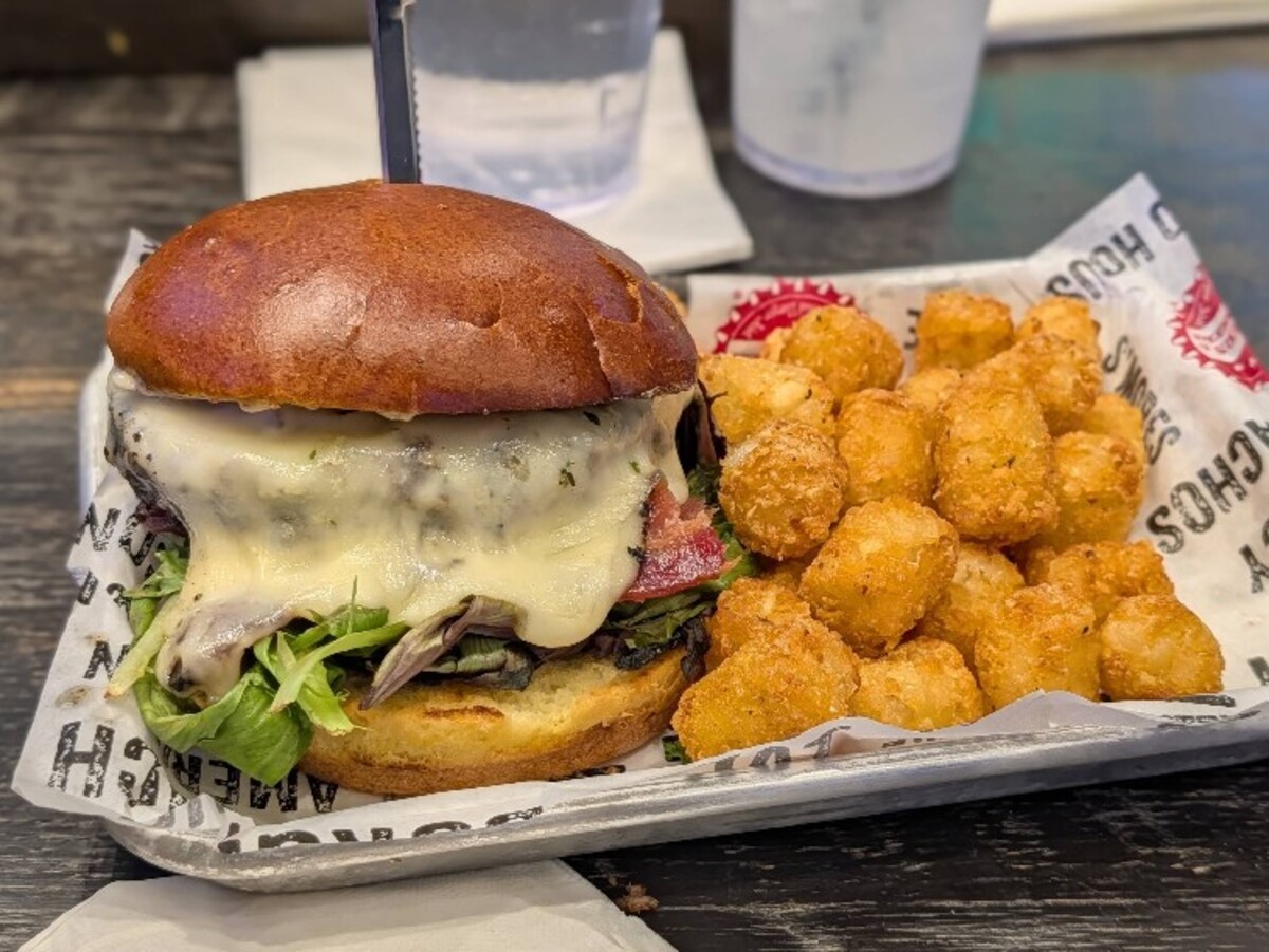 Food in Cold Beers & Cheeseburgers, Euless, TX