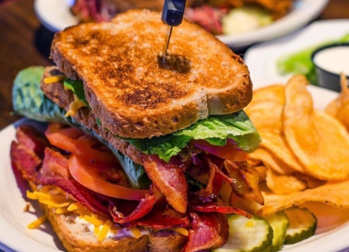 Food in The Peanut, Overland Park, KS