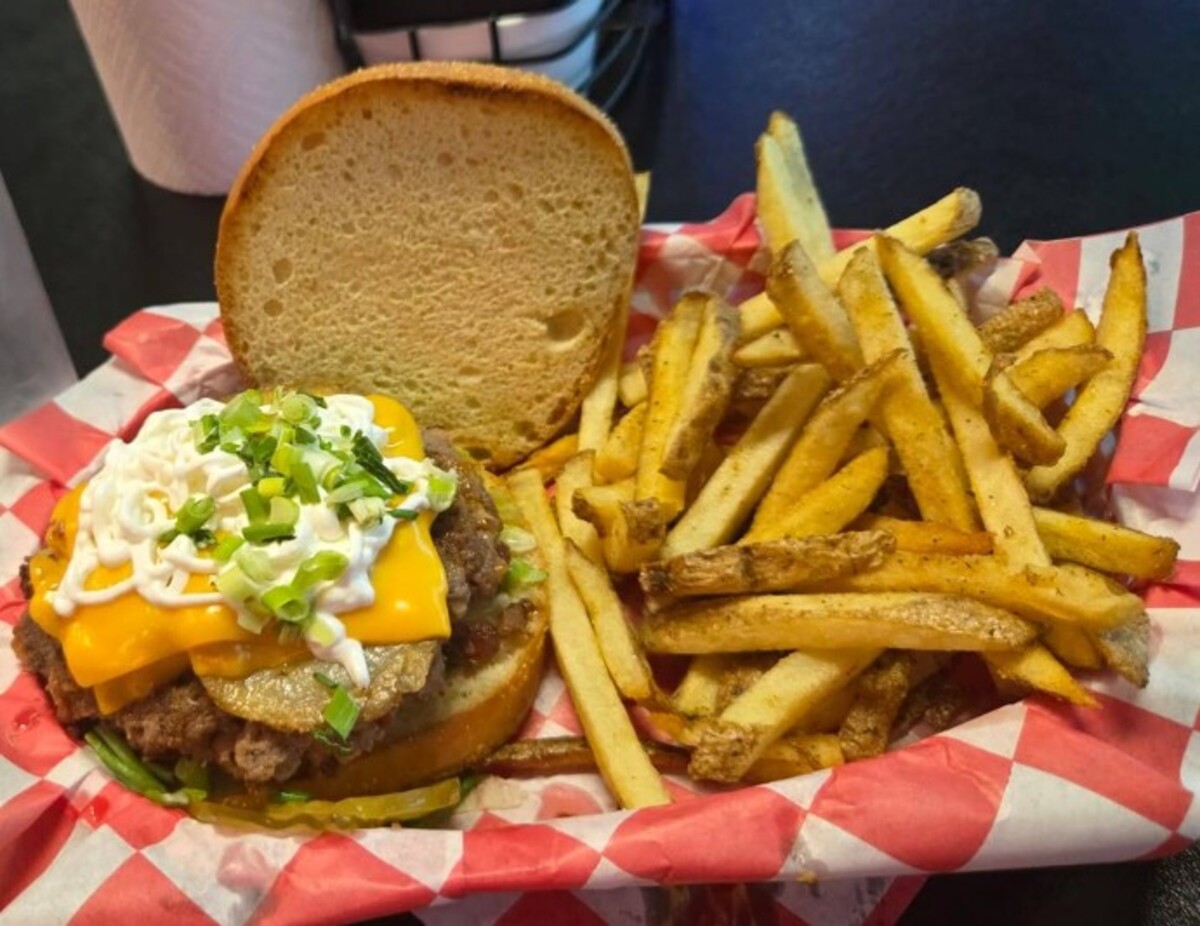 Food in Mixed Up Burgers, Grand Prairie, TX