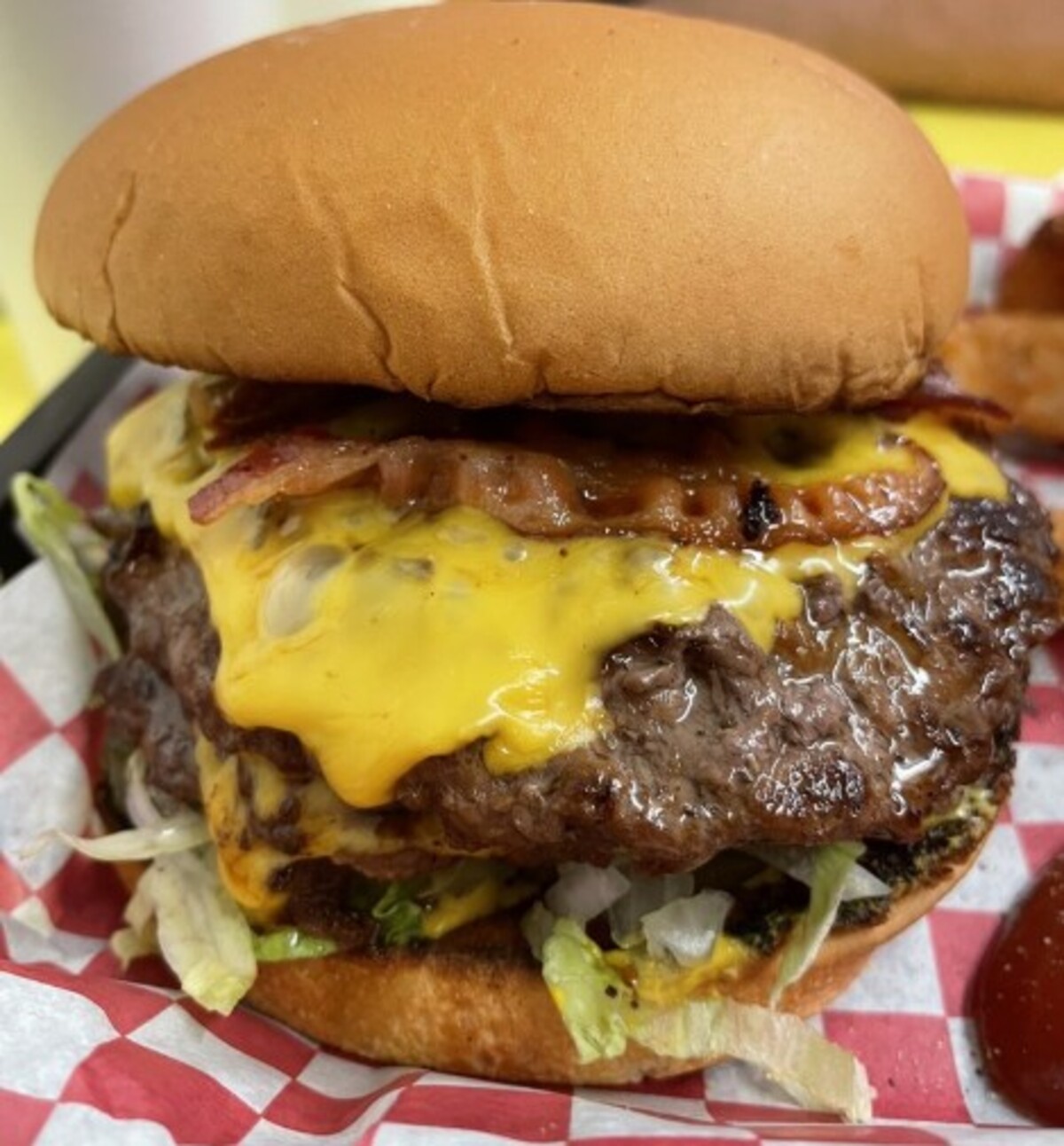 Food in Hank's Hamburgers, Tulsa, OK
