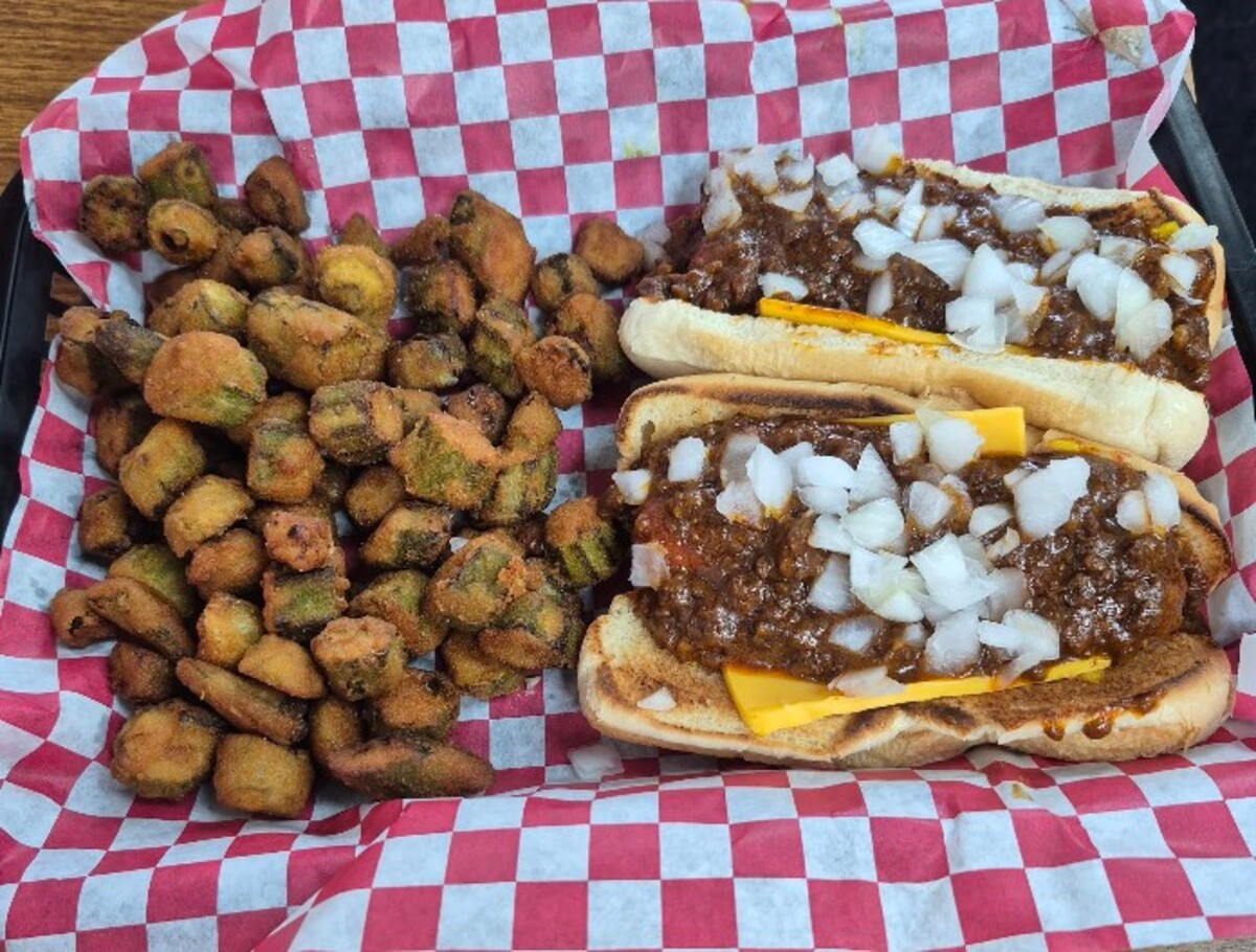 Food in Hank's Hamburgers, Tulsa, OK
