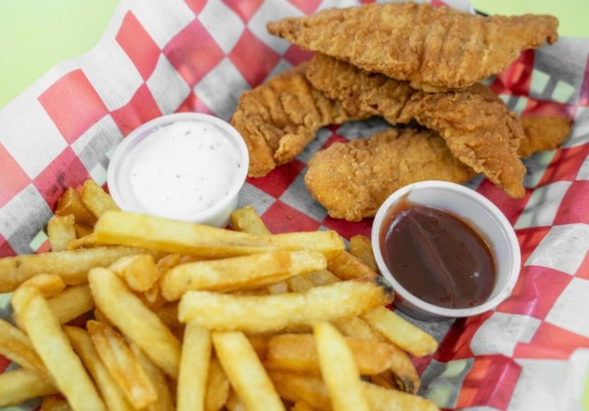 Food in Hank's Hamburgers, Tulsa, OK