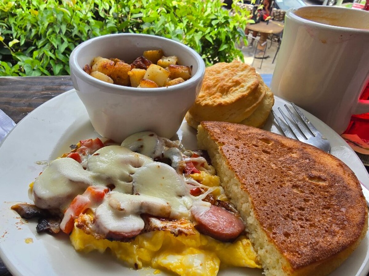 Food in Aretha Frankensteins, Chattanooga, TN