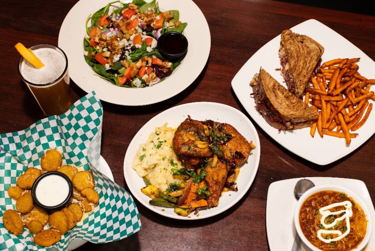 Food in The Hill Bar & Grill, Wichita, KS