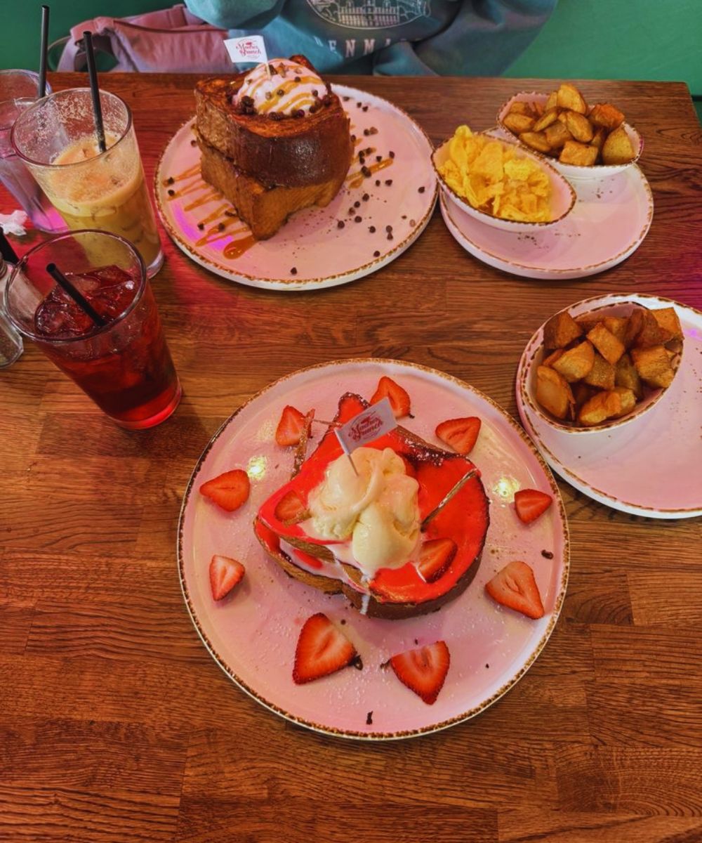 Photos for Madres Brunch