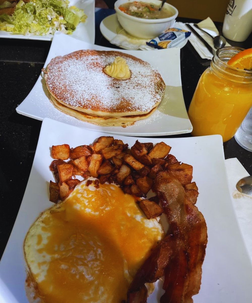 Photos for Bros Breakfast & Lunch