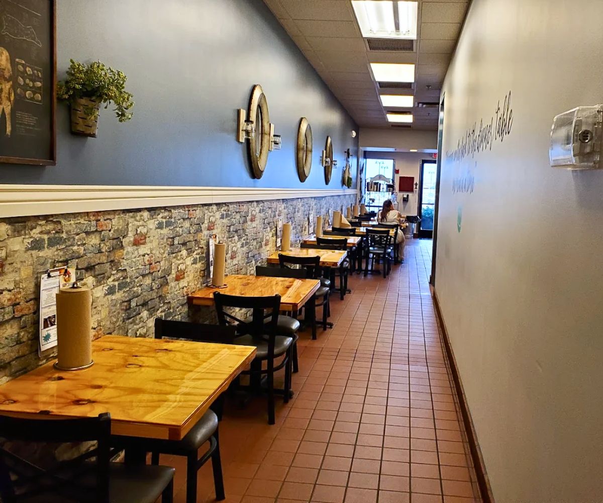 interior of Roots Eatery in Maricopa, AZ