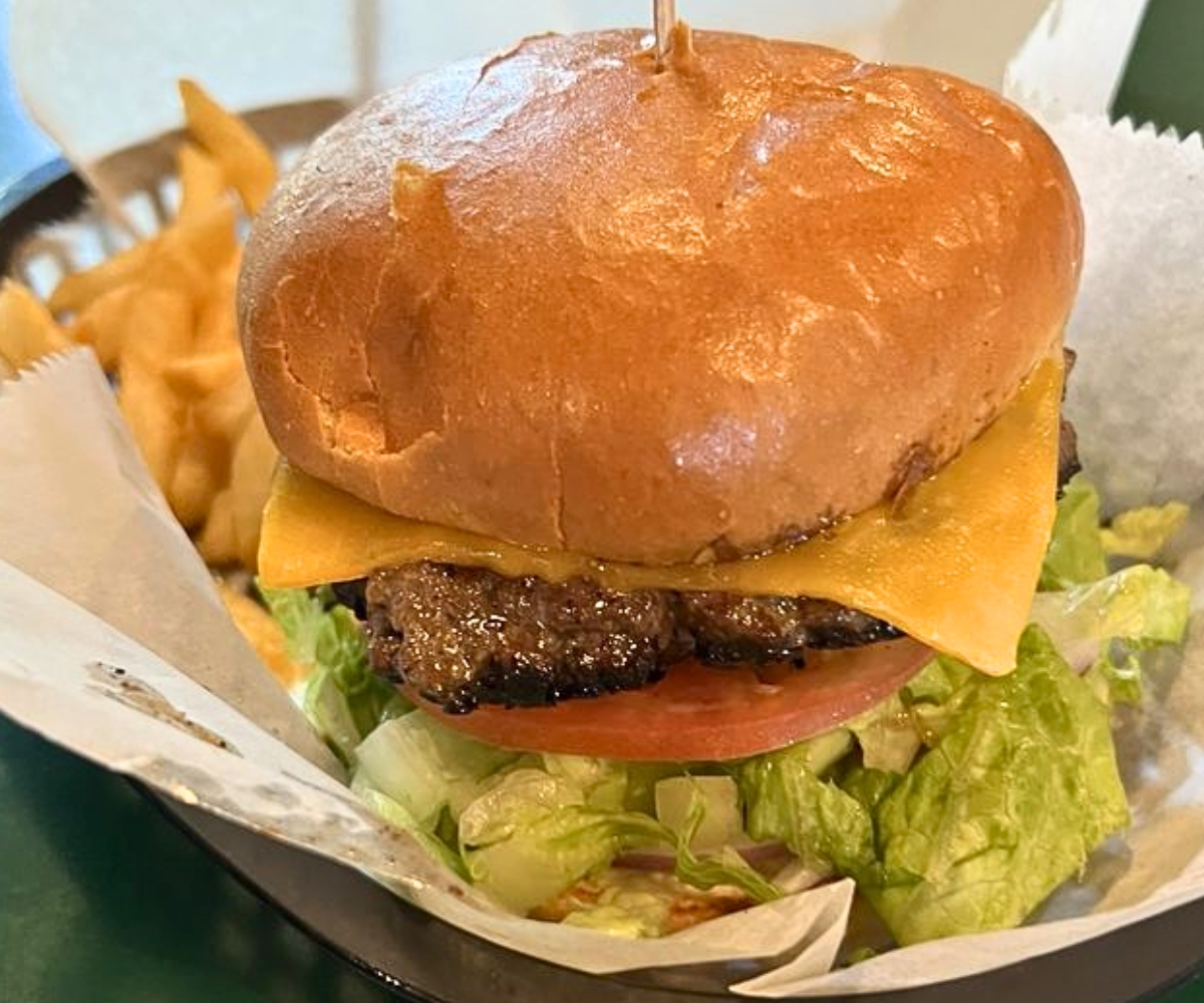 Cheeseburger at Blind Mule in Mobile, Alabama