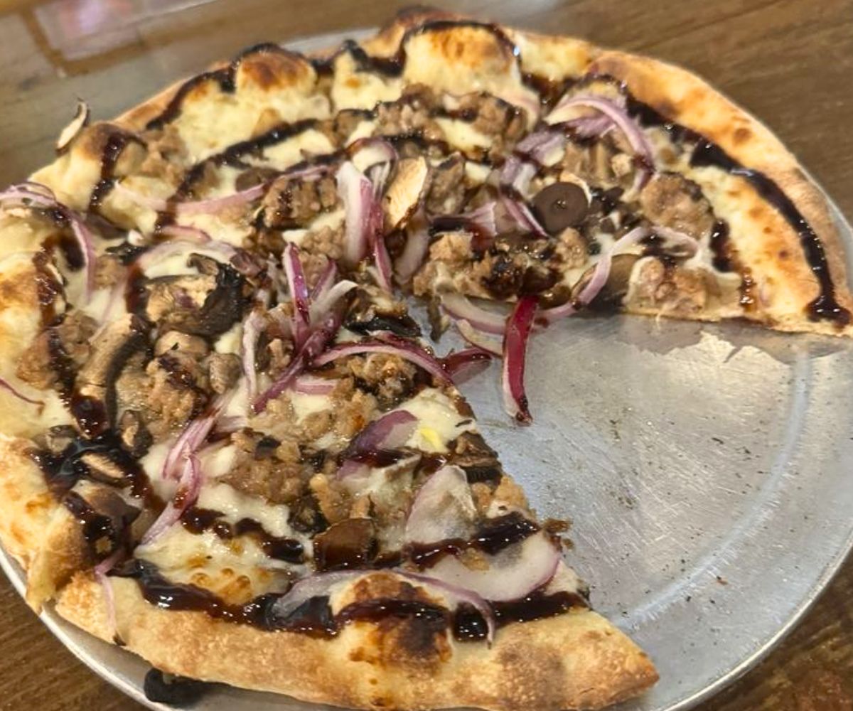 Sausage Bianco Balsamico at Pizza Carrello in Gillette, WY