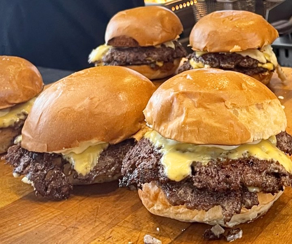 burgers at The Daley in Honolulu, HI