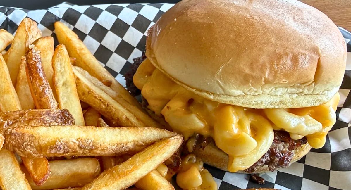 Mac 'N Cheese Burger at 11:11 Burgers & Beignets in Fond du Lac, Wisconsin