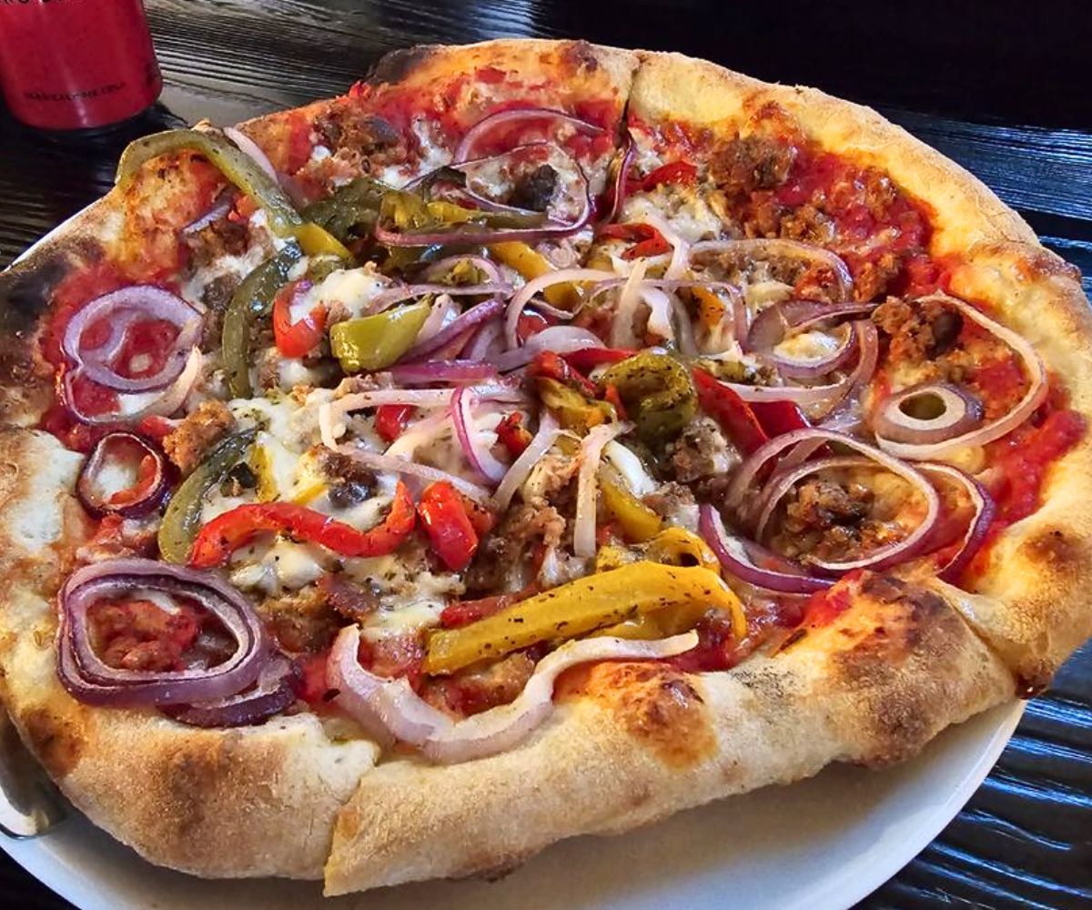 Sausage & Peppers Pizza at Tievoli Pizza Bar in Palatine, IL