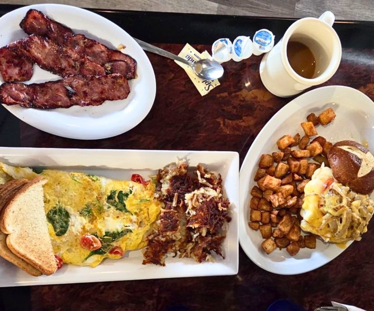 breakfast at The Parkside Cafe in Bristol, CT